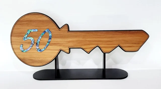 Plain Rimu 50th Paua Inlay Key and Black Removable Stand