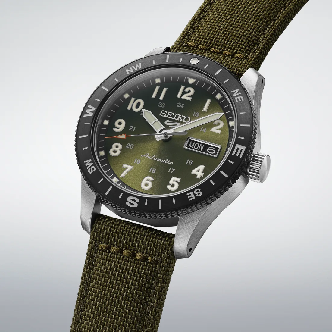 Seiko 5 Sports Field HDB008K1 Automatic Men's Green Dial Compass Bezel Watch