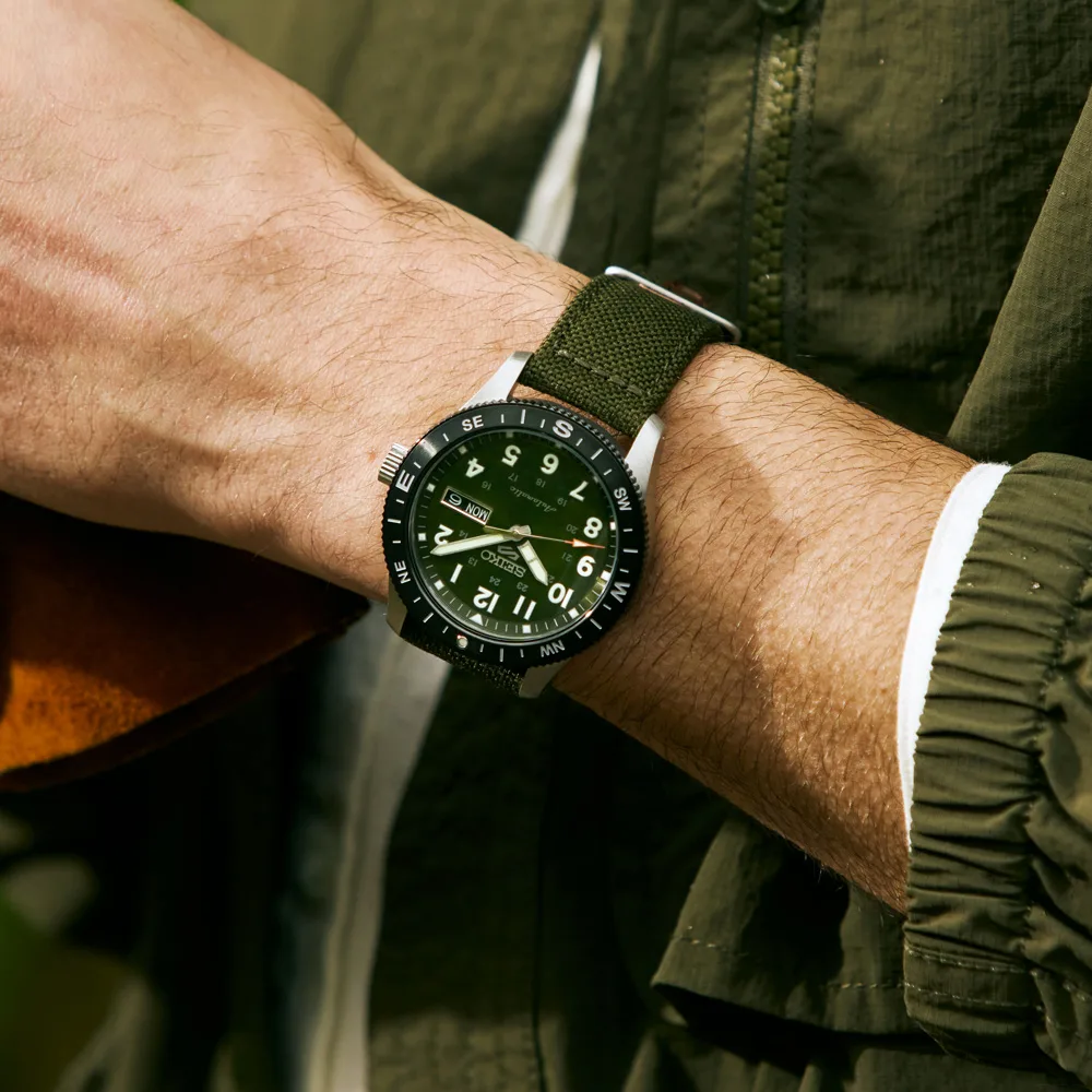 Seiko 5 Sports Field HDB008K1 Automatic Men's Green Dial Compass Bezel Watch