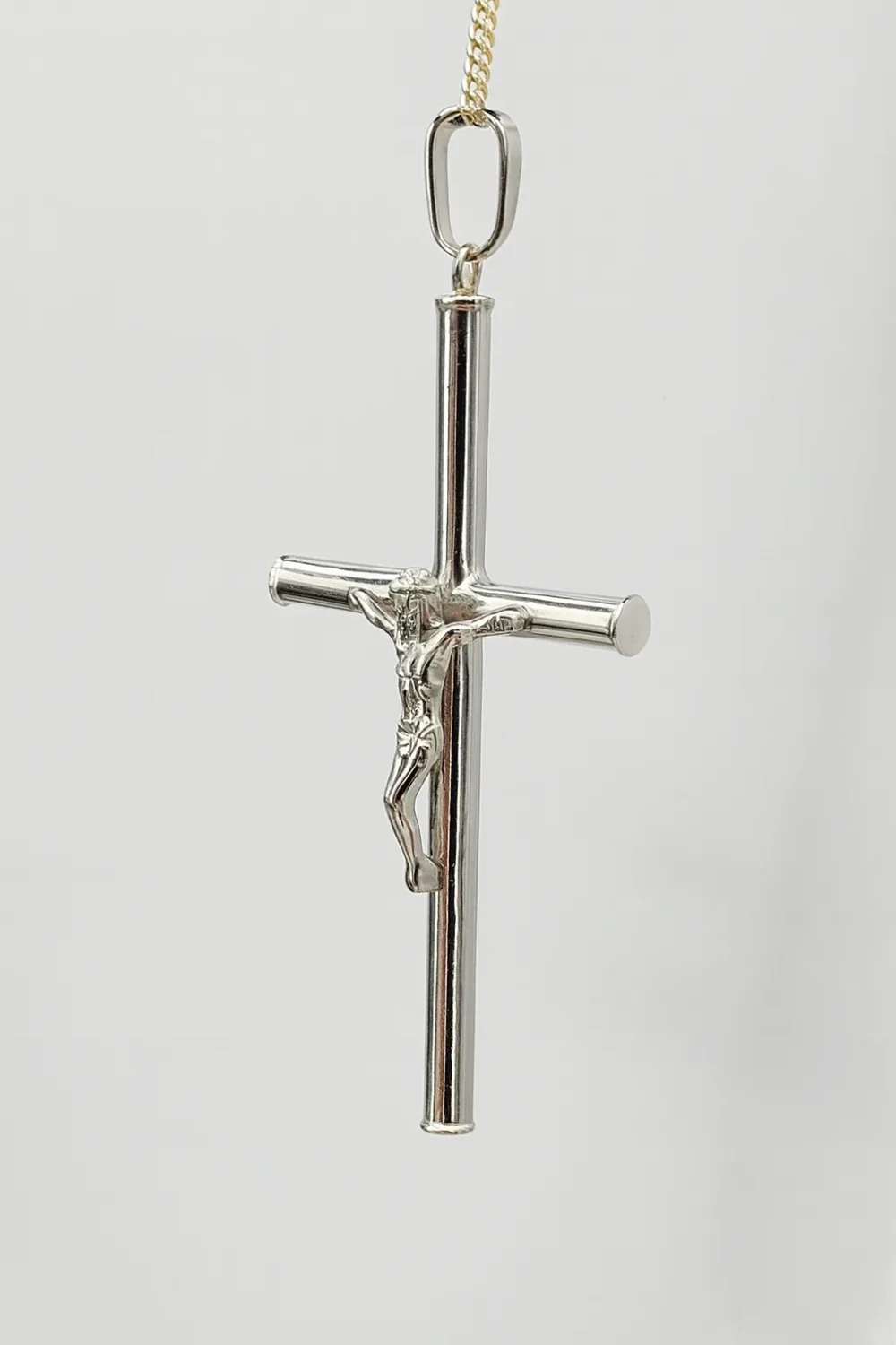 Sterling Silver Crucifix Cross Pendant with Chain - D9030