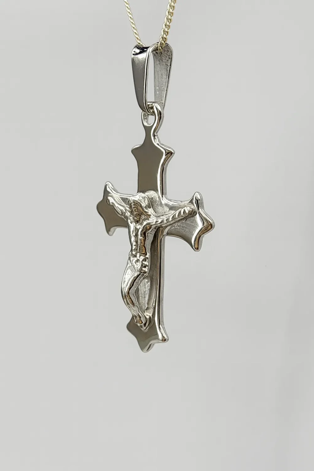 Sterling Silver Crucifix Cross Pendant with Chain - S11J324P/4