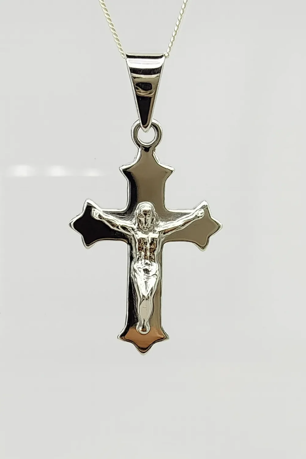 Sterling Silver Crucifix Cross Pendant with Chain - S11J324P/4