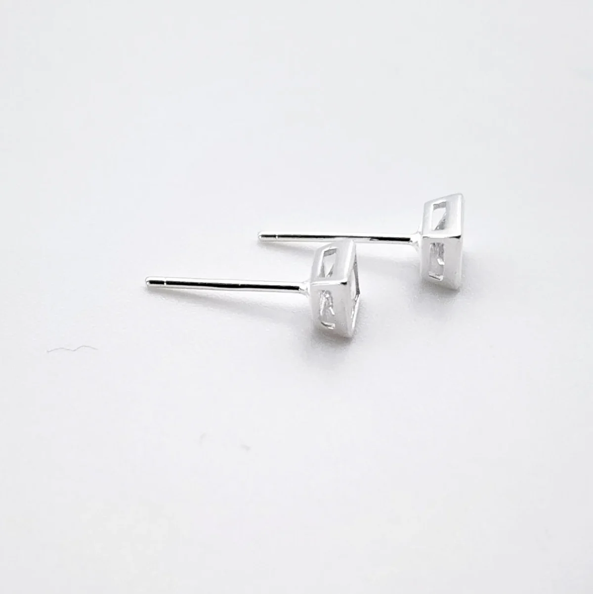 Sterling Silver Cubic Zirconia 4x4mm Square Stud Earrings