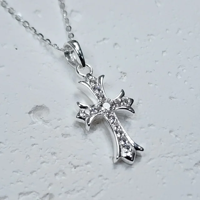 Sterling Silver Cubic Zirconia Set Cross Pendant and Sterling Silver Chain