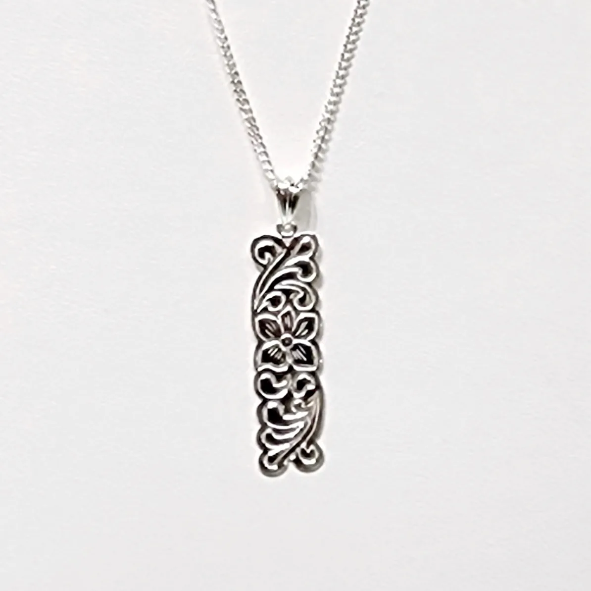 Sterling Silver Hawaiian Design Pendant with CD50 Chain