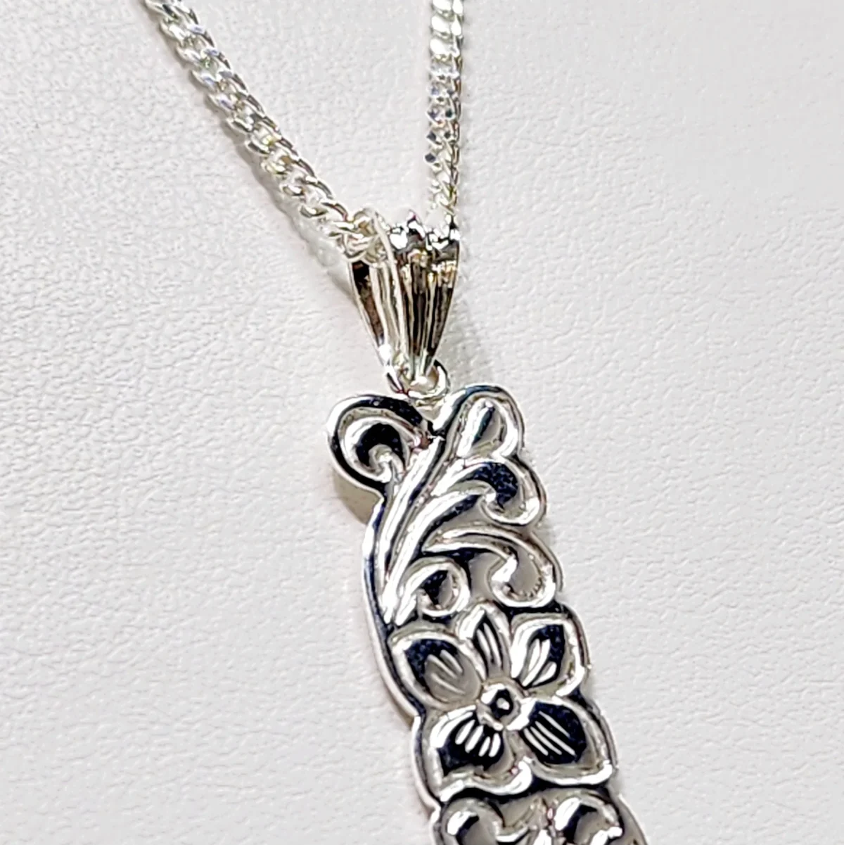 Sterling Silver Hawaiian Design Pendant with CD50 Chain