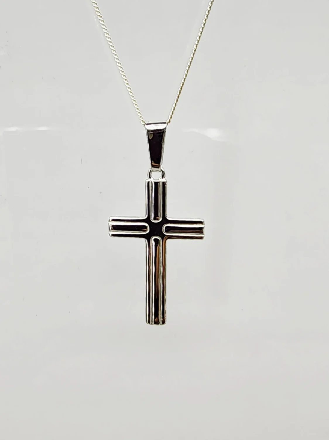 Sterling Silver High Polished Cross Pendant with Complimentary Chain - S105296P/6