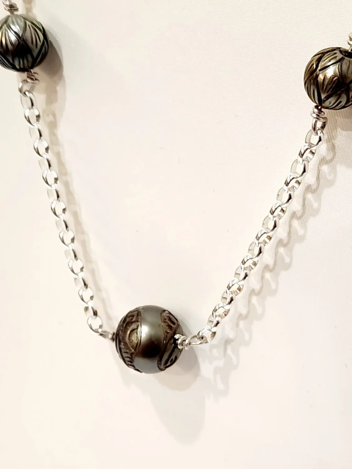 Sterling Silver Oval Belcher Chain with 7x Round Hand Carved Tahitian Black Pearl