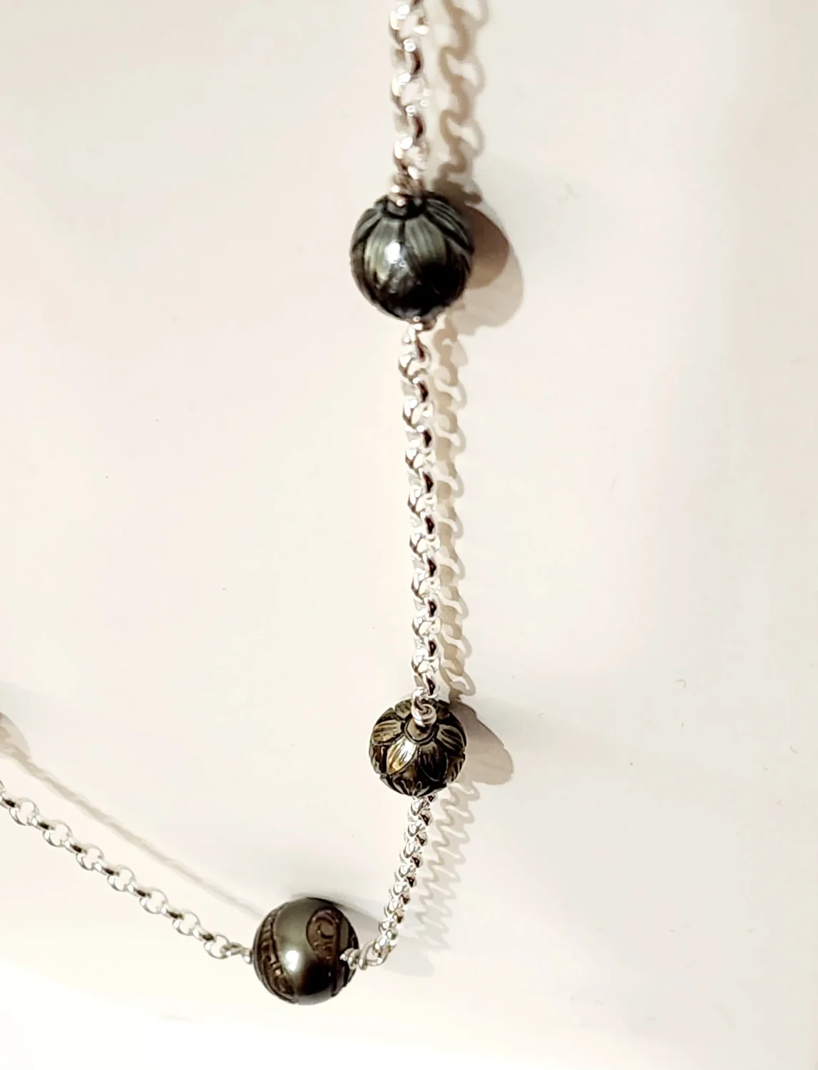 Sterling Silver Oval Belcher Chain with 7x Round Hand Carved Tahitian Black Pearl