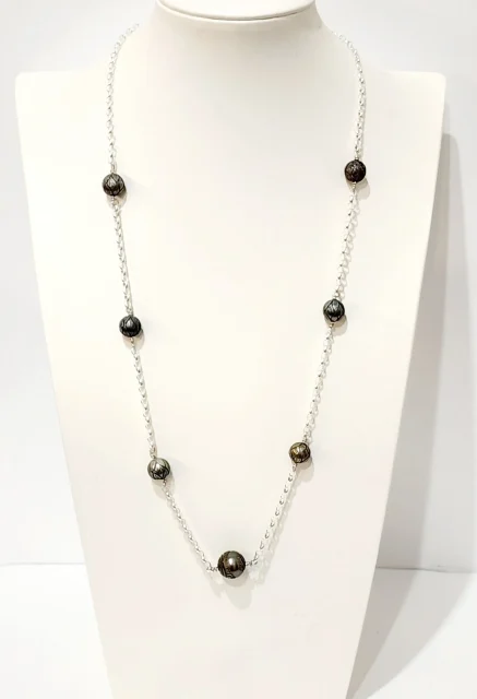 Sterling Silver Oval Belcher Chain with 7x Round Hand Carved Tahitian Black Pearl