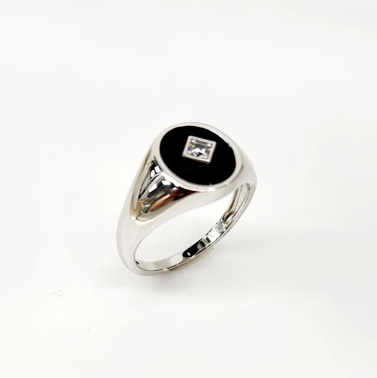 Sterling Silver Oval Black Onyx with CZ Setting