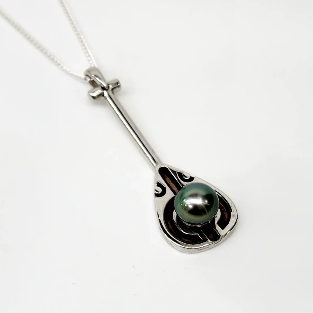 Sterling Silver Paddle Pendant with Round Cook Island Black Pearl