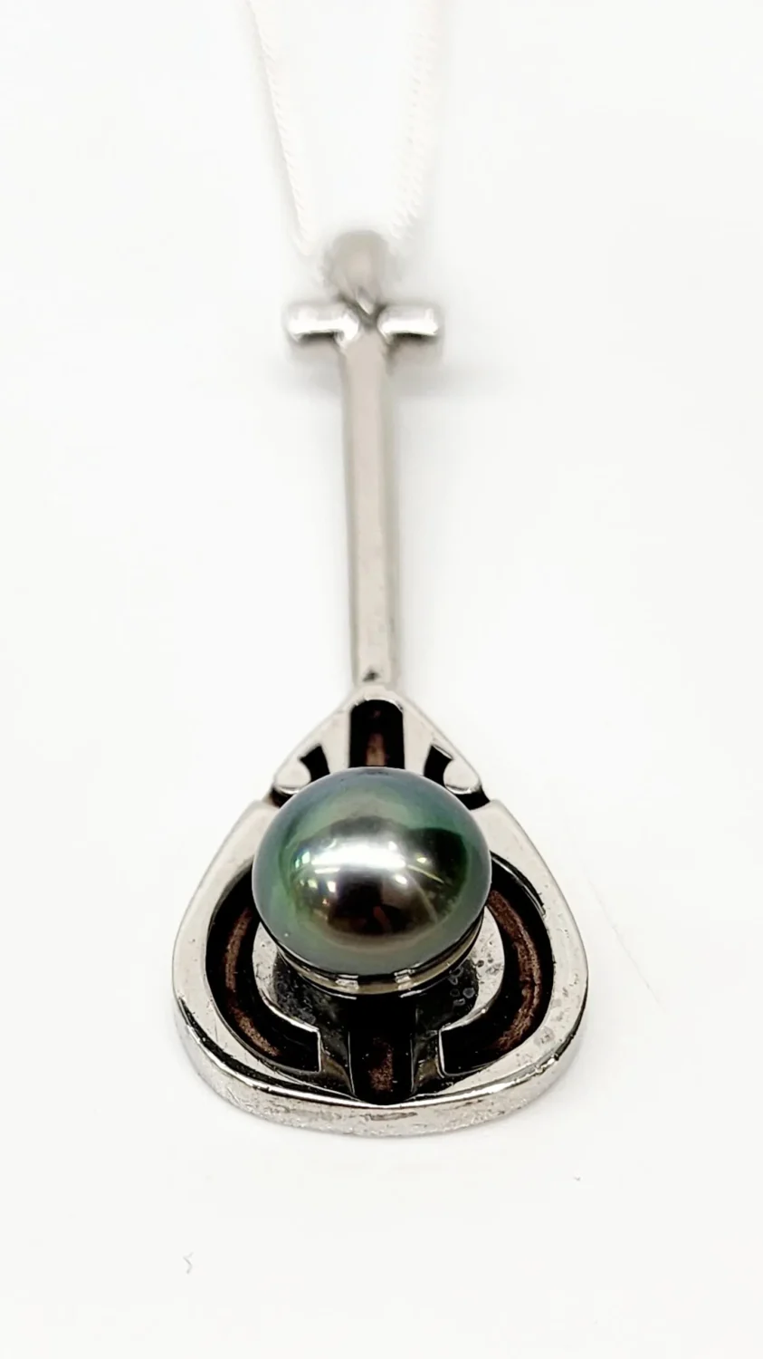 Sterling Silver Paddle Pendant with Round Cook Island Black Pearl