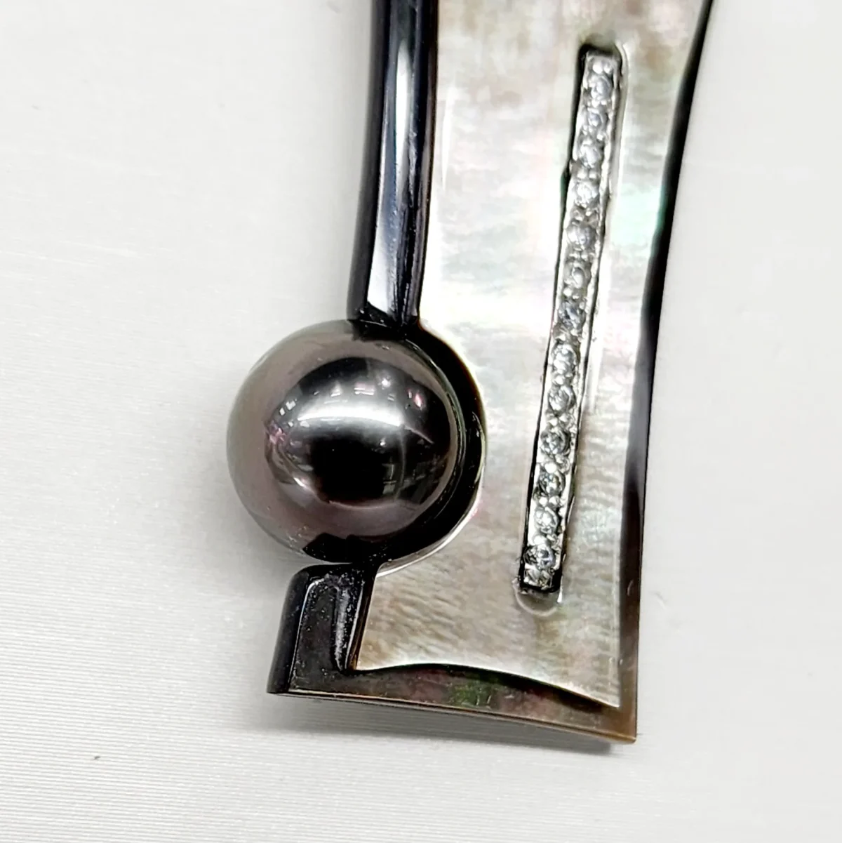 Sterling Silver Pendant with Cubic Zirconia Setting and 10mm Tahitian Black Pearl and Dark Mother Of Pearl Shell