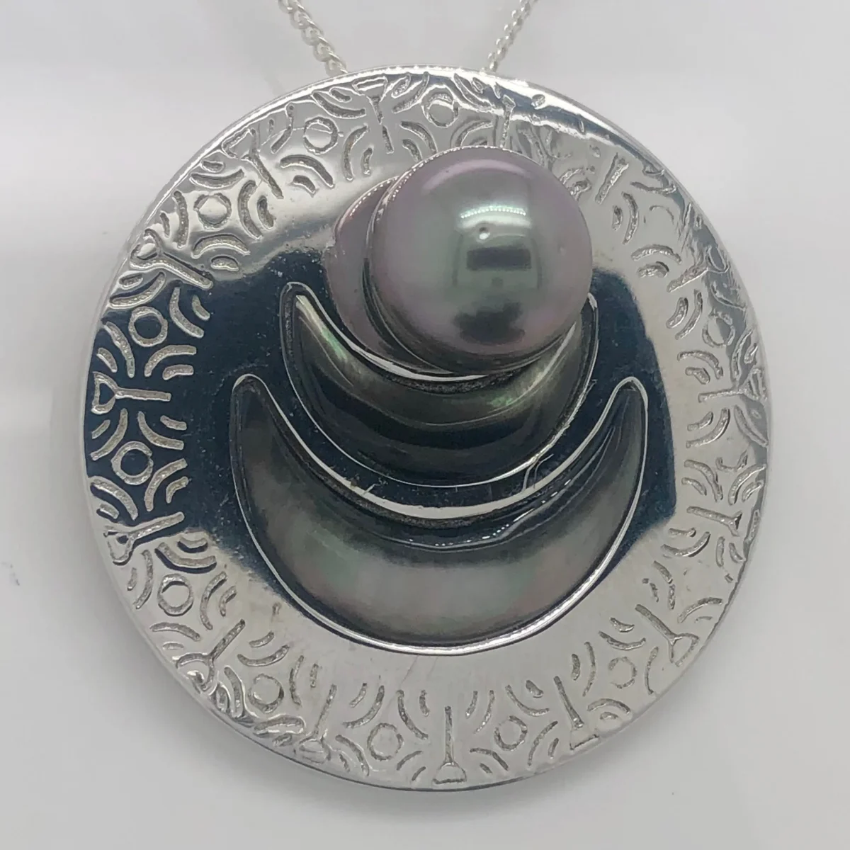 Sterling Silver Round Engraved Tahitian Design with 11mm-12mm Tahitian Black Pearl and Dark Mother Of Pearl Shell Inlay