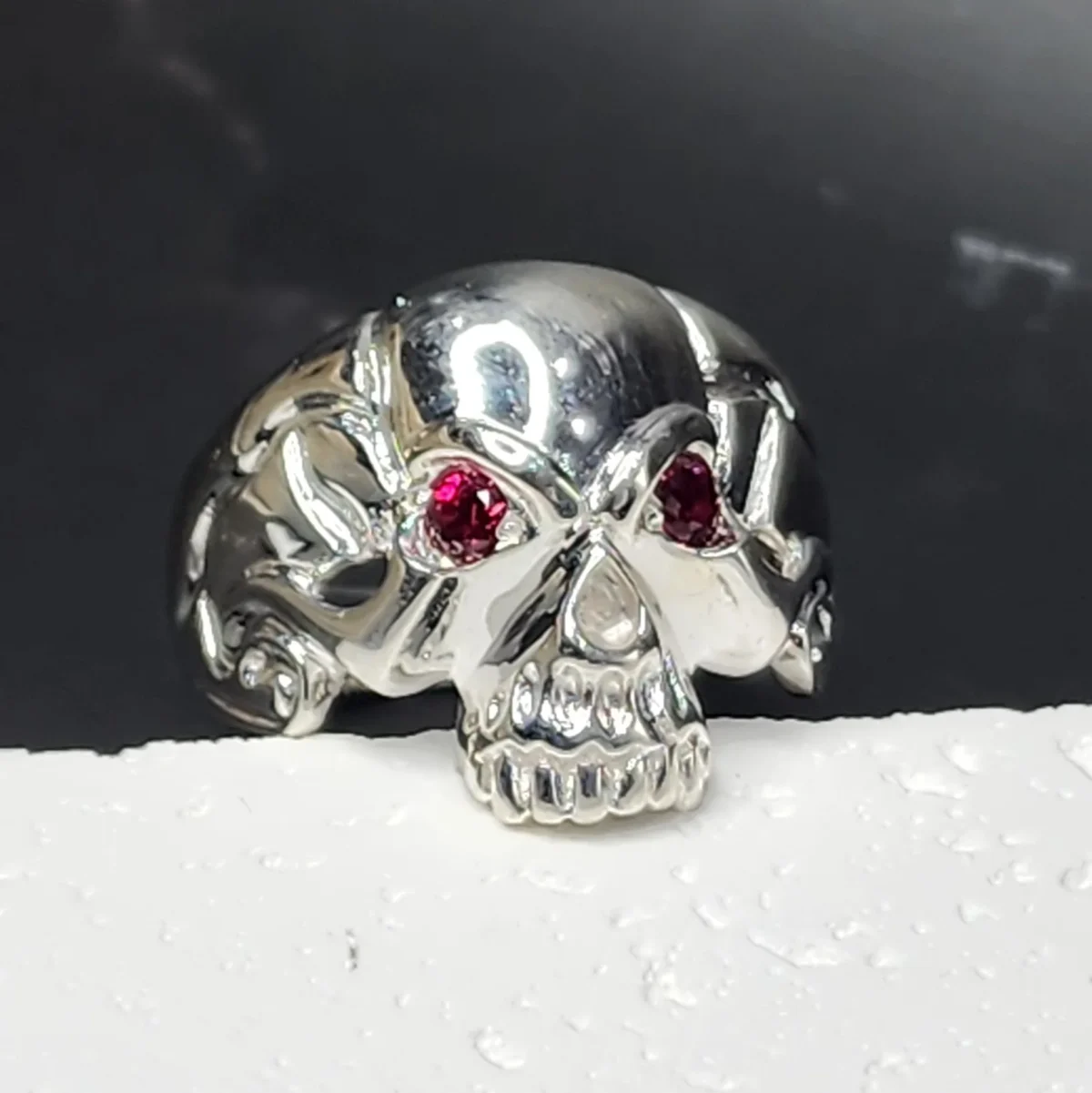 Sterling Silver Syn Ruby Eyes Skull Ring