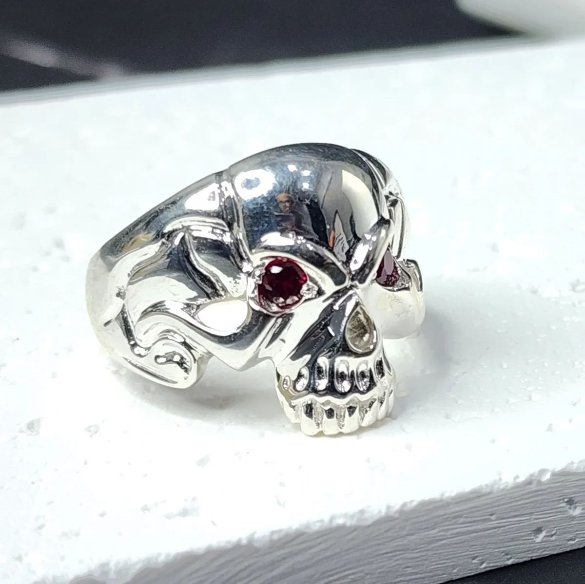 Sterling Silver Syn Ruby Eyes Skull Ring