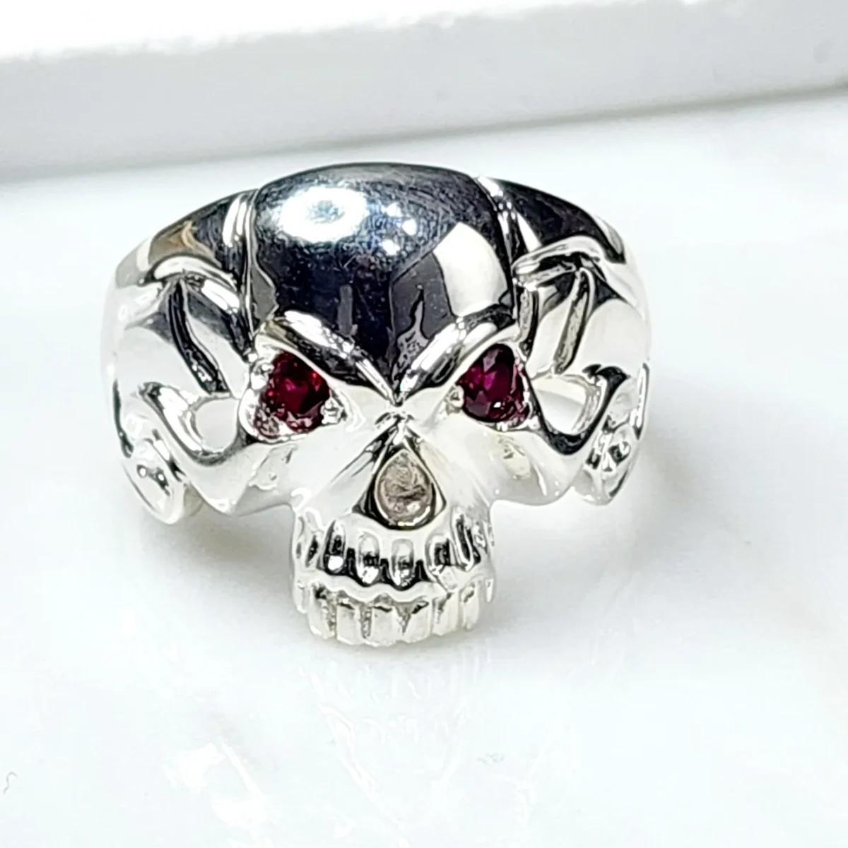 Sterling Silver Syn Ruby Eyes Skull Ring