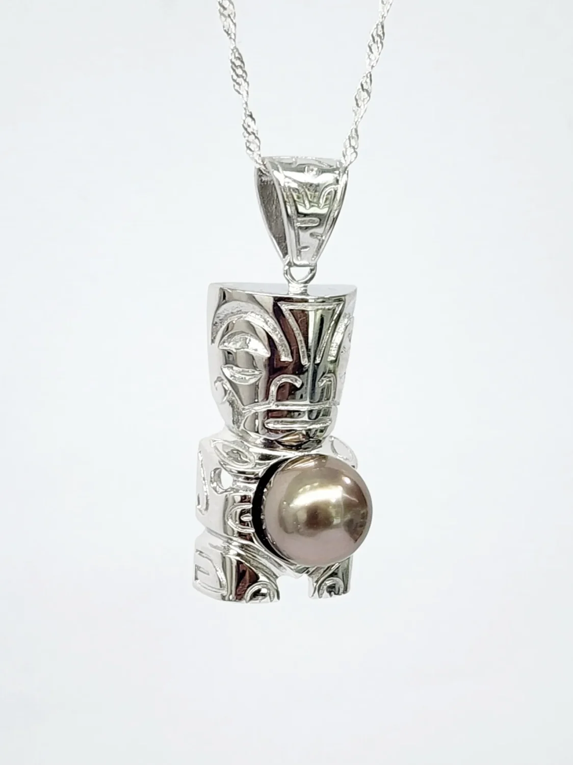 Sterling Silver Tiki Pendant with 9–9.5mm Tahitian Black Pearl – High Lustre, Includes Free Chain