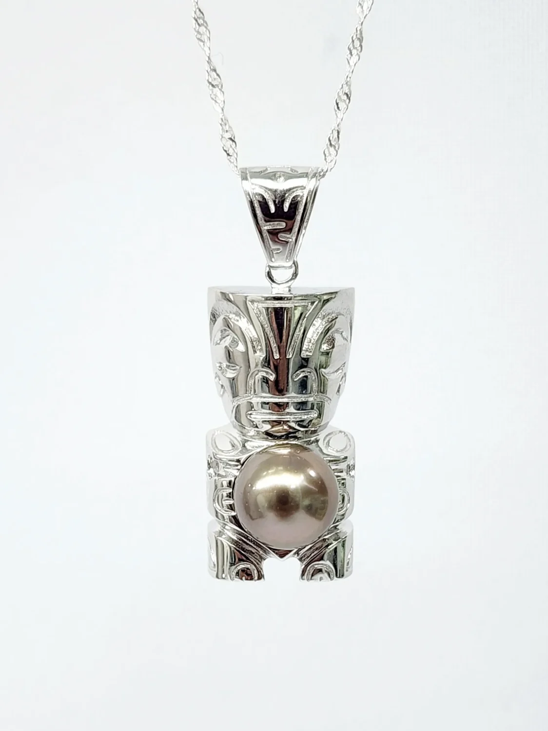Sterling Silver Tiki Pendant with 9–9.5mm Tahitian Black Pearl – High Lustre, Includes Free Chain