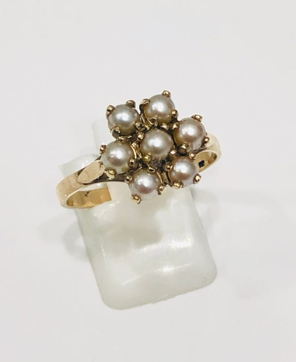 Pearl jewellery