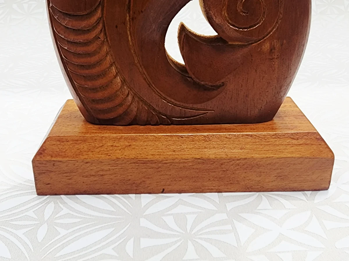 Wooden Hand Carved X-Large Manaia on Stand - WA042B