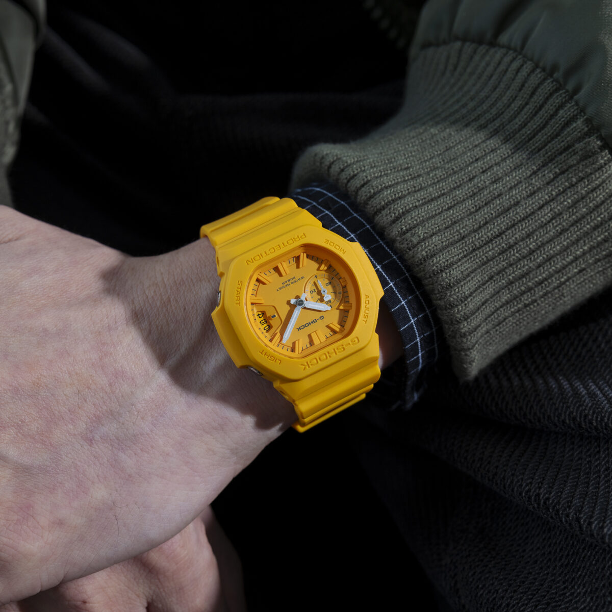 Casio G-SHOCK GAC-2500-9A Men's Yellow Analogue Watch – 200M Water Resistant