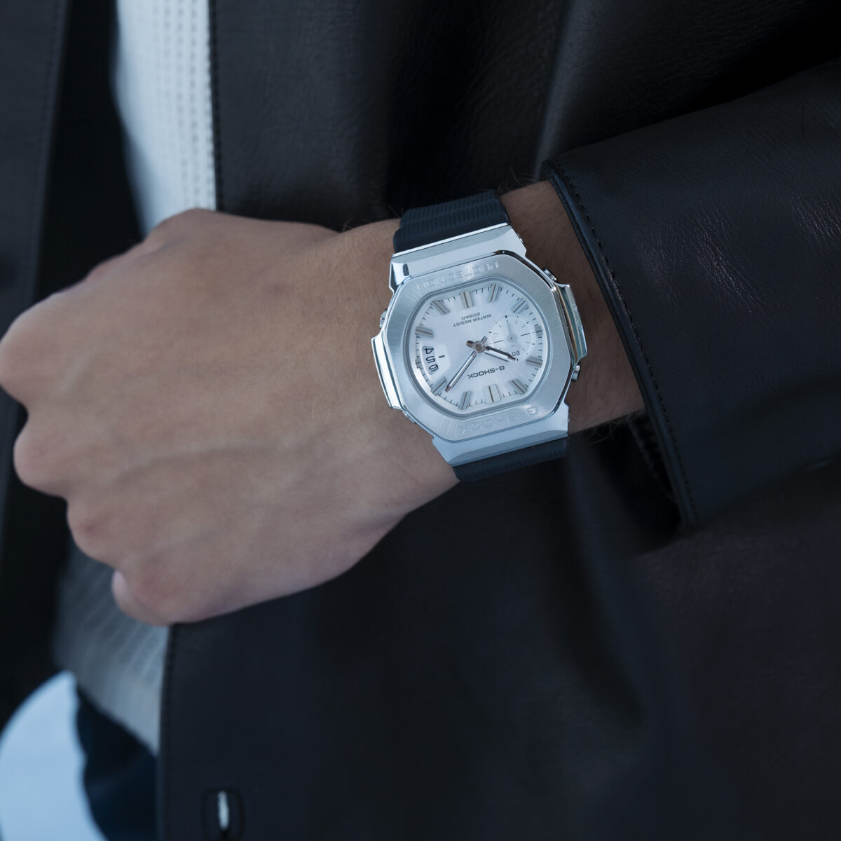 Casio G-SHOCK GMC-2500-1A8 Men's Analogue Watch – Stainless Steel Bezel, Silver Dial & Resin Strap