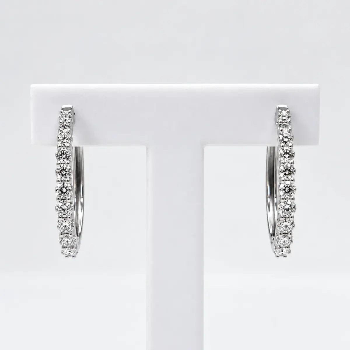 9ct White Gold 1.03ct Lab Grown Diamond Graduated Hoop Earrings – ER Colour, VS Clarity - AUER1770