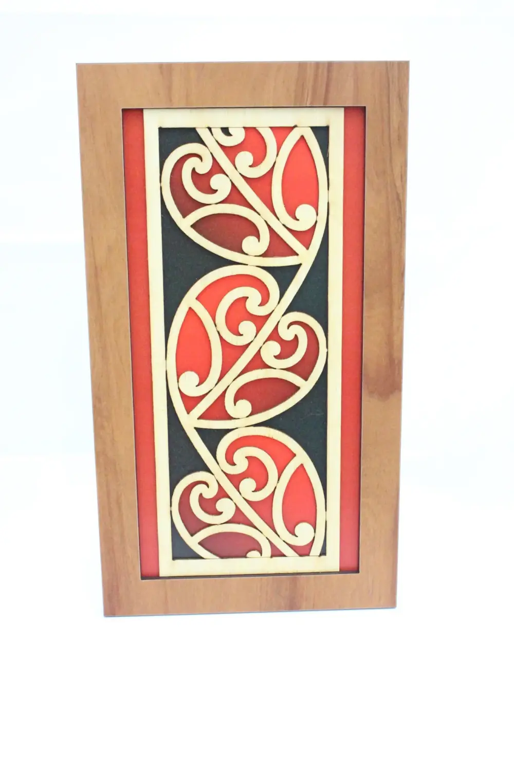 Māori Coloured Heart Kōwhaiwhai Wooden Wall Art – New Zealand Rimu Veneer - WCHE