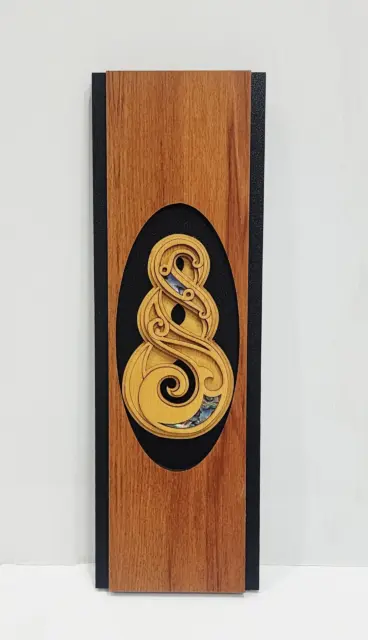 Māori Twist (Miro Porowhita) Wooden Wall Art Panel – Rimu Finish with Pāua Shell Detail - WPTW