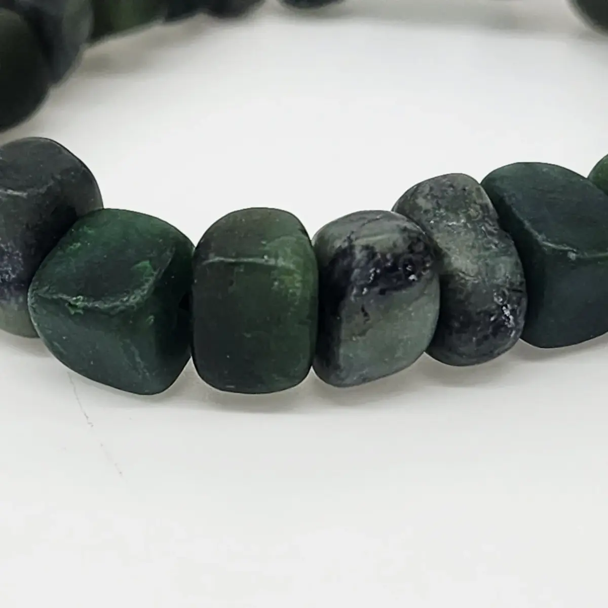 New Zealand Natural Greenstone Chunky Chip Stretch Bracelet – 20cm - HPBC01