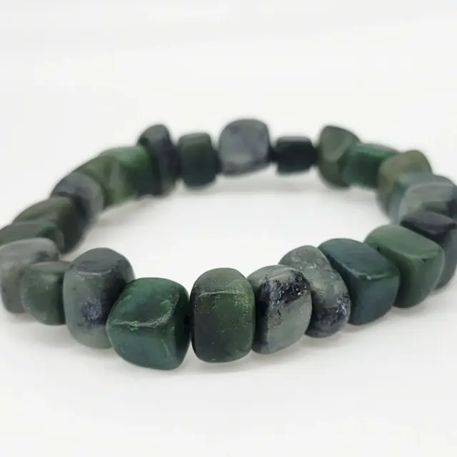 New Zealand Natural Greenstone Chunky Chip Stretch Bracelet – 20cm - HPBC01
