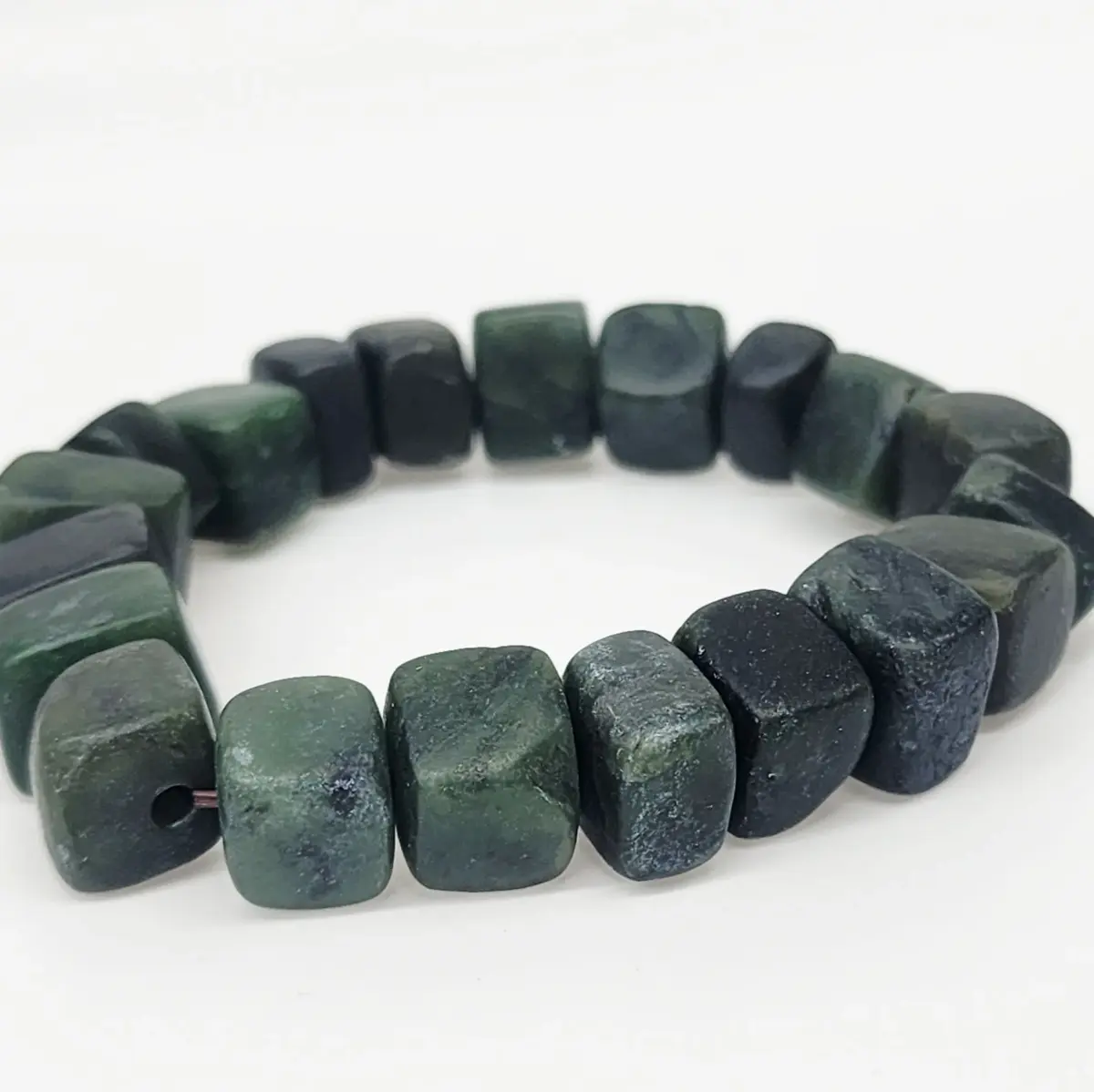 New Zealand Natural Greenstone Chunky Chip Stretch Bracelet – 20cm - HPBC02