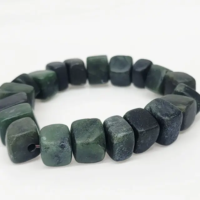 New Zealand Natural Greenstone Chunky Chip Stretch Bracelet – 20cm - HPBC02