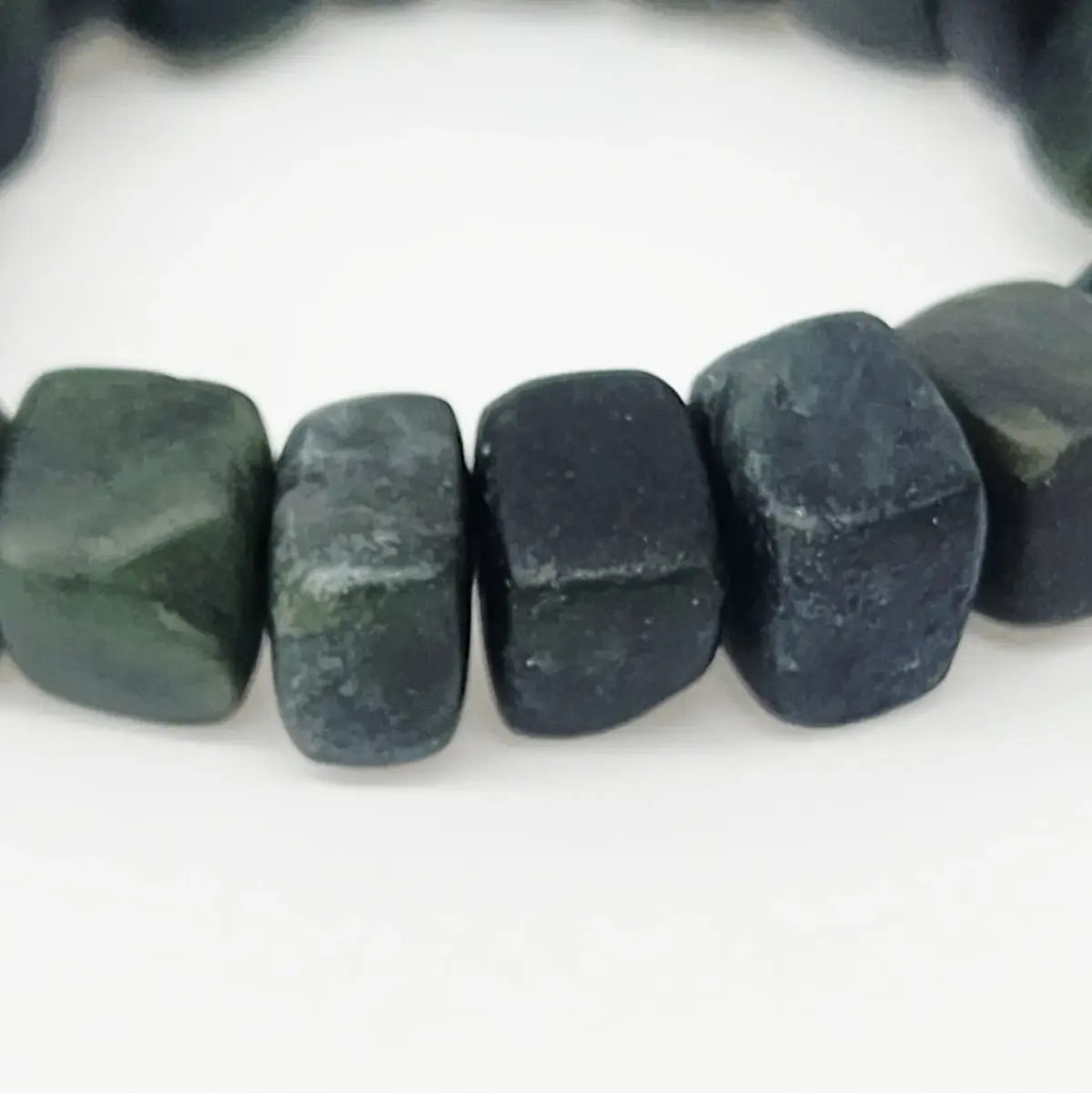 New Zealand Natural Greenstone Chunky Chip Stretch Bracelet – 20cm - HPBC02