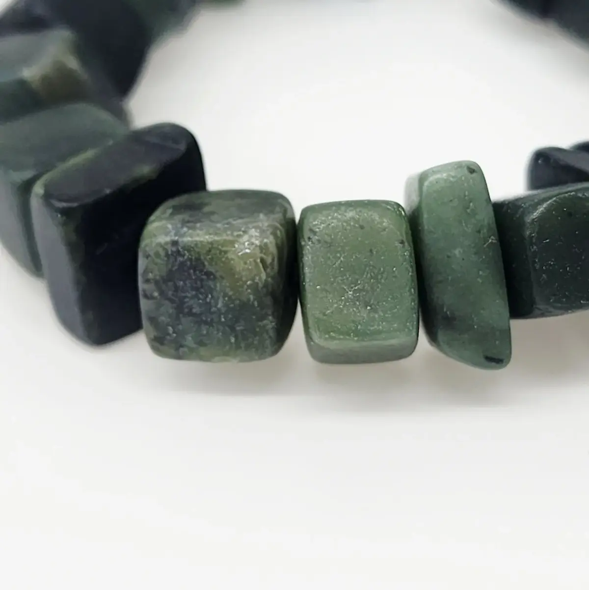 New Zealand Natural Greenstone Chunky Chip Stretch Bracelet – 20cm - HPBC03