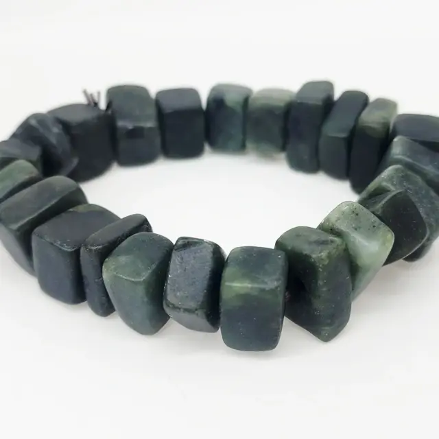 New Zealand Natural Greenstone Chunky Chip Stretch Bracelet – 20cm - HPBC04