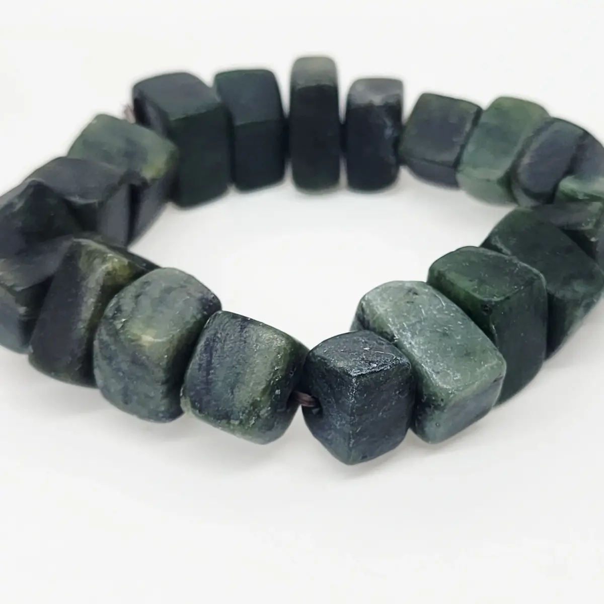 New Zealand Natural Greenstone Chunky Chip Stretch Bracelet – 20cm - HPBC05