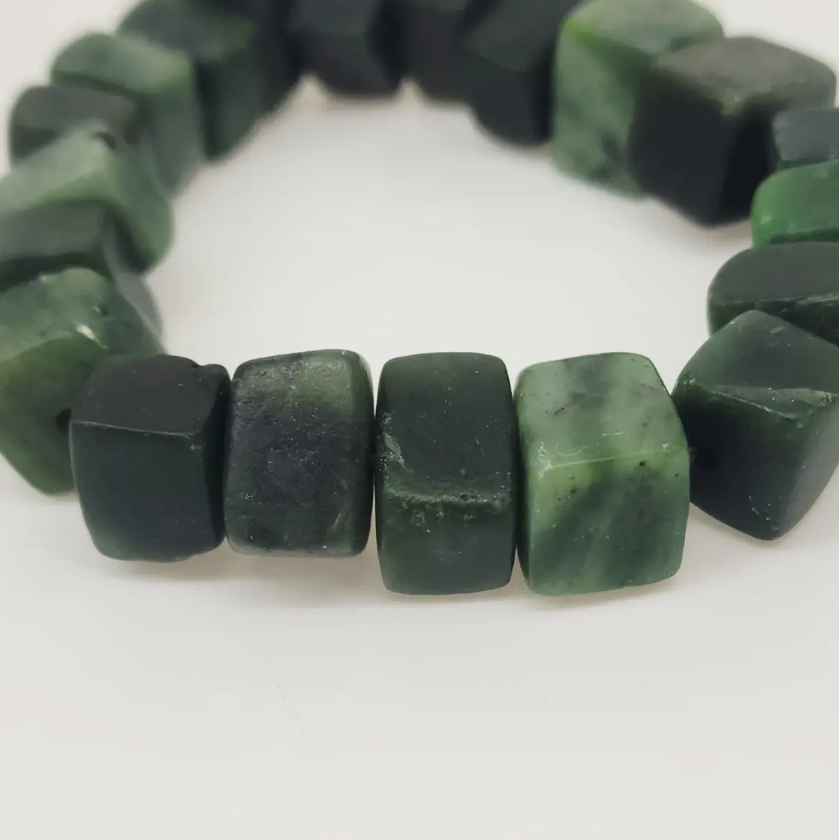 New Zealand Natural Greenstone Chunky Chip Stretch Bracelet – 20cm - HPBC06