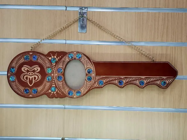 Māori Design Wooden Birthday Key – Tiki with 22 Pāua Shell Inlays | Brown Finish - S23DB